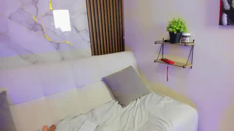 Eli online show from April 16, 9:39 pm