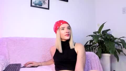 Elaia franco online show from March 4, 12:49 am