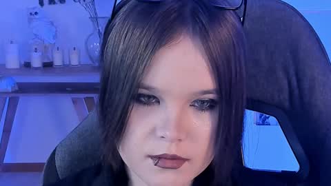 Your sweet girl online show from December 8, 4:39 pm