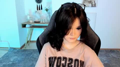 Your sweet girl online show from February 28, 7:35 pm