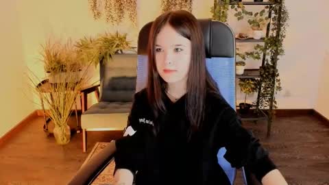 Your sweet girl online show from January 13, 7:30 pm