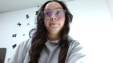 Snapshot of elamurray02 chatting on February 4, 1:39 pm elammurray online show from February 4, 1:39 pm