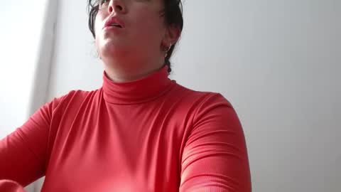 Snapshot of elamurray02 chatting on March 2, 1:07 pm elammurray online show from March 2, 1:07 pm