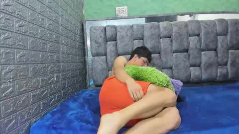 Elan Giralon online show from March 12, 2:50 am