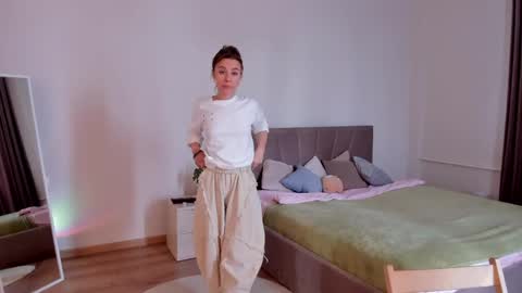 ELA 3 online show from May 14, 6:42 am