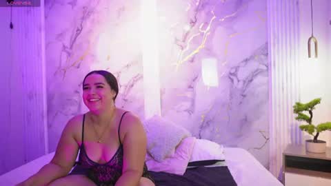 Snapshot of elara_and_amber chatting on June 12, 2:21 am elara_and_amber online show from June 12, 2:21 am