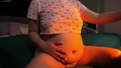 Snapshot of elara_boreall chatting on June 16, 11:24 am Elara online show from June 16, 11:24 am