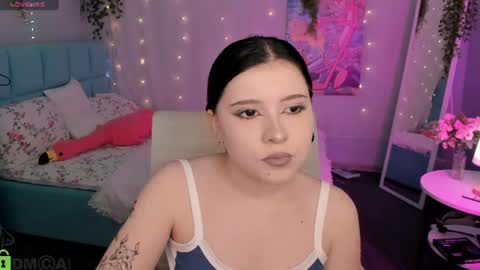 Snapshot of elara_irving chatting on July 26, 2:53 am Elly online show from July 26, 2:53 am