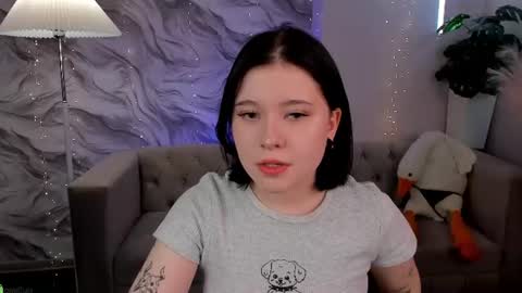 Snapshot of elara_irving chatting on August 5, 2:58 am Elly online show from August 5, 2:58 am
