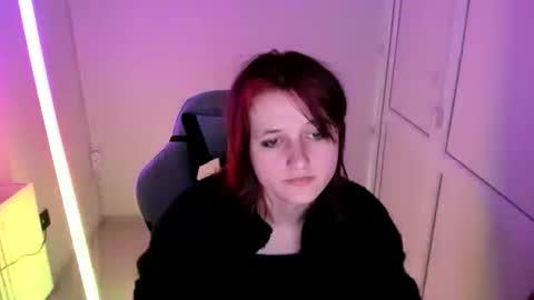 Evie online show from April 28, 8:58 pm