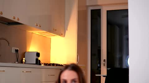 elarashine online show from March 16, 8:24 pm