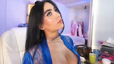 Snapshot of elasummeer chatting on July 28, 4:39 pm Elasummeer online show from July 28, 4:39 pm