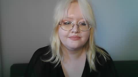elayne_sweet online show from April 7, 9:21 am