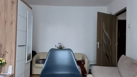 elchapoguzman95 online show from October 13, 9:31 am