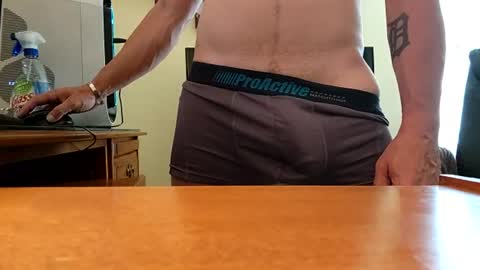 Snapshot of eldano3399 chatting on August 3, 6:55 pm eldano3399 online show from August 3, 6:55 pm
