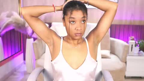 Snapshot of electraajones chatting on November 5, 11:32 am Electra Jones online show from November 5, 11:32 am