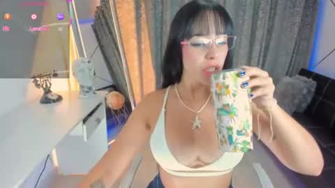 Snapshot of electrahott chatting on June 10, 3:11 pm My favorite tip 333 222 111 99 66 44 online show from June 10, 3:11 pm