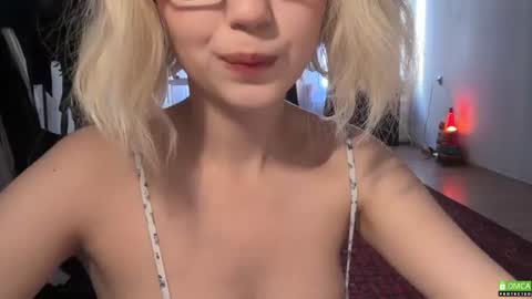 Snapshot of electric_woman chatting on July 16, 2:23 pm Aleksa online show from July 16, 2:23 pm