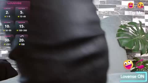 Snapshot of eleg_ochoa7 chatting on January 12, 6:27 pm eleg_ochoa7 online show from January 12, 6:27 pm
