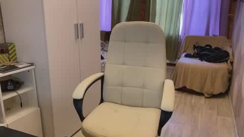 eleganc3 online show from March 28, 9:20 am