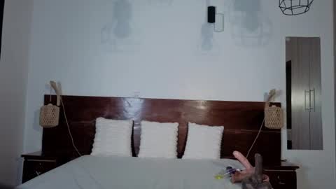 Snapshot of elegant_ebony chatting on July 5, 3:41 pm Nika online show from July 5, 3:41 pm