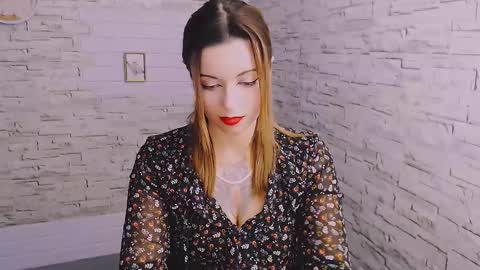 Snapshot of elegant_princess1 chatting on January 23, 2:02 am elegant_princess1 online show from January 23, 2:02 am