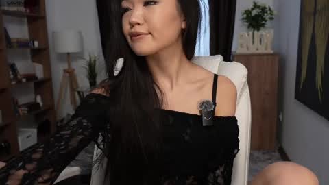 Snapshot of elegant_vibes chatting on April 23, 8:13 am Jess online show from April 23, 8:13 am