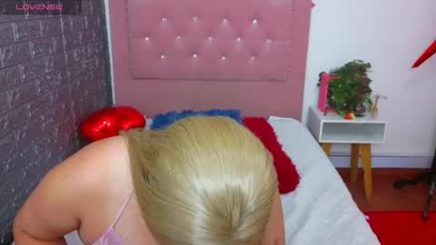 elektra_doll online show from May 26, 5:20 pm