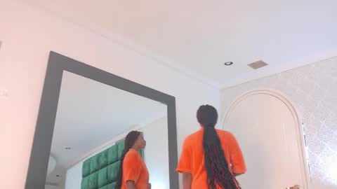 elektradoll1 online show from May 13, 11:40 am