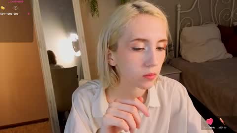 Snapshot of elen__moore chatting on April 29, 5:11 am Elen online show from April 29, 5:11 am