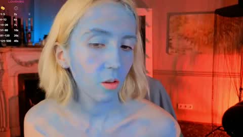 Snapshot of elen__moore chatting on May 22, 6:42 am Elen online show from May 22, 6:42 am
