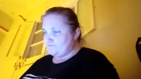 Snapshot of elena2025 chatting on October 4, 3:10 pm ELENA online show from October 4, 3:10 pm