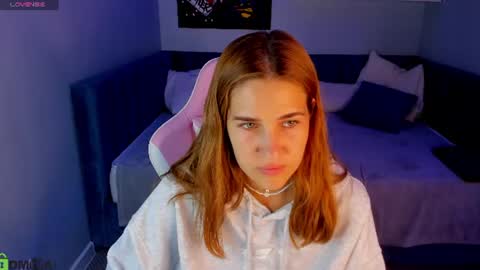 Snapshot of elena_grace chatting on June 28, 10:27 pm Jenny online show from June 28, 10:27 pm