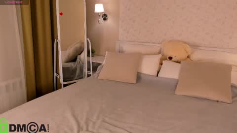 Snapshot of elena_grace chatting on July 16, 9:54 pm Jenny online show from July 16, 9:54 pm