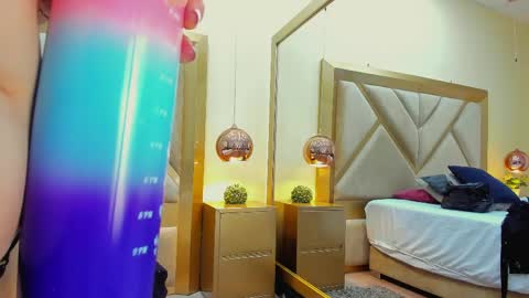 Snapshot of elena_watsonn chatting on May 4, 9:00 pm Elena Watsonn online show from May 4, 9:00 pm