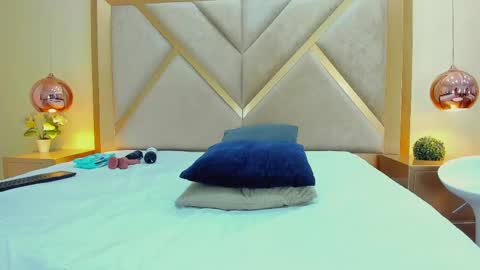 Snapshot of elena_watsonn chatting on May 16, 7:34 pm Elena Watsonn online show from May 16, 7:34 pm