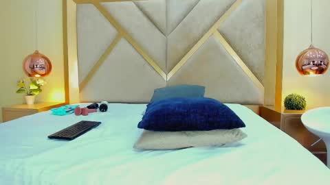 Snapshot of elena_watsonn chatting on May 16, 7:56 pm Elena Watsonn online show from May 16, 7:56 pm