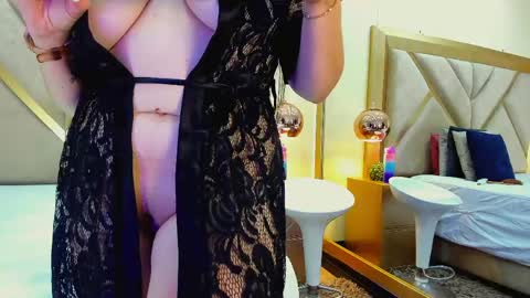 Snapshot of elena_watsonn chatting on May 21, 8:27 pm Elena Watsonn online show from May 21, 8:27 pm