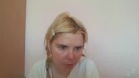 Snapshot of elenaflirt chatting on July 2, 8:20 am Elena online show from July 2, 8:20 am