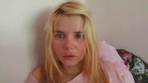Snapshot of elenaflirt chatting on July 13, 12:52 pm Elena online show from July 13, 12:52 pm