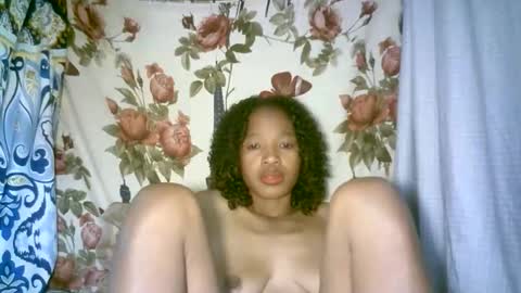 elenah013 online show from February 18, 7:37 am