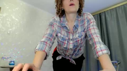 Snapshot of elenaza chatting on April 20, 9:05 pm elenaza online show from April 20, 9:05 pm