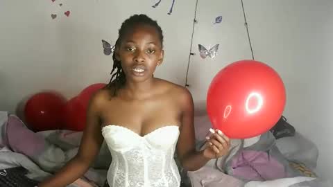 Snapshot of eleniedoll chatting on February 12, 11:11 pm eleniedoll online show from February 12, 11:11 pm