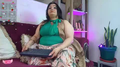 elenna_boobs_ online show from February 4, 1:33 am