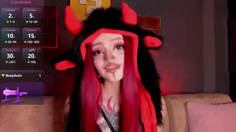 Snapshot of elettra_roux chatting on October 18, 12:02 am ELETTRA online show from October 18, 12:02 am