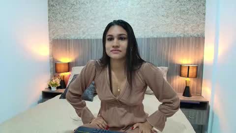 Snapshot of elia_russell chatting on November 20, 3:56 pm Elia Russell online show from November 20, 3:56 pm