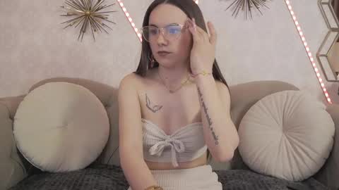 Snapshot of eliagrace chatting on May 1, 11:15 am Elia online show from May 1, 11:15 am