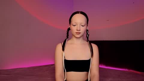 Ella online show from January 14, 3:22 am