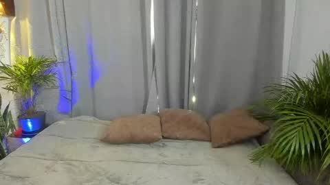 eliann_adam online show from April 19, 1:54 pm