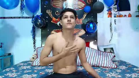 Snapshot of elias_salvatore_ chatting on February 12, 5:30 pm elias_salvatore_ online show from February 12, 5:30 pm